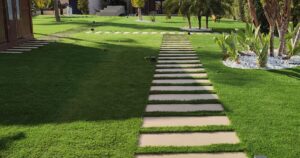 Paisajismo jardines con piedras y plantas